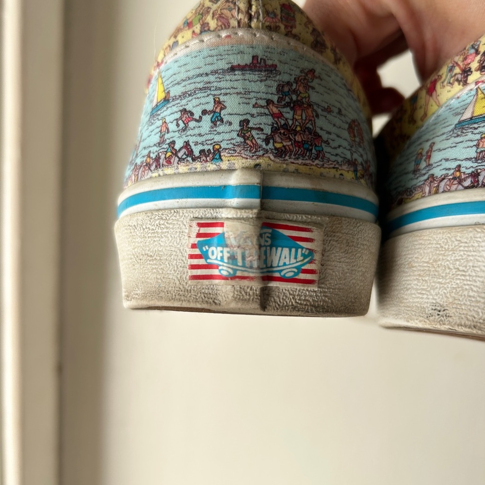 Where’s Waldo vans slip ons - Picture 5 of 7